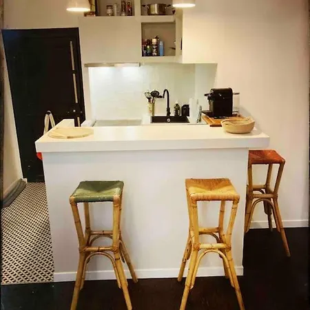 Typical Parisian Stylish One Bedroom * Paris