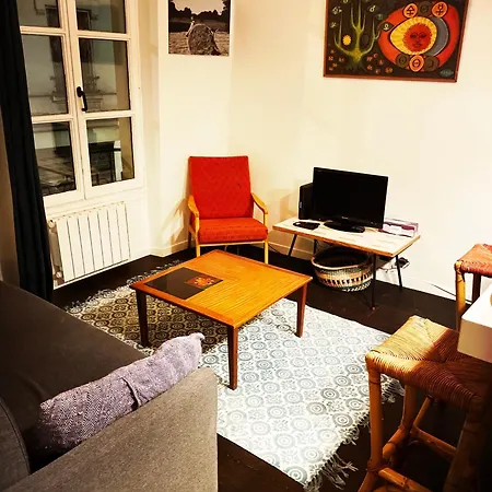 Apartment Typical Parisian Stylish One Bedroom *