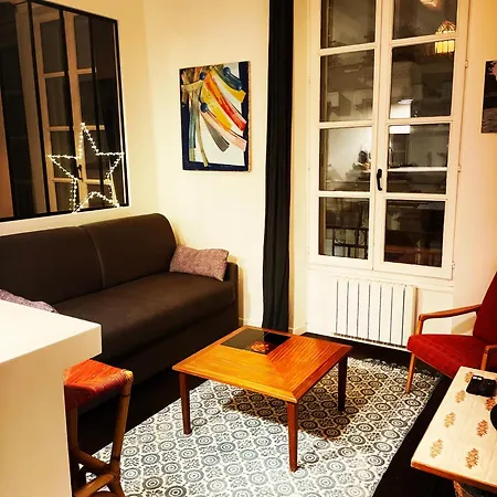Typical Parisian Stylish One Bedroom * Paris